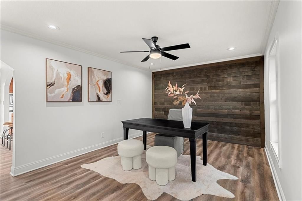 6215 Troup Avenue — photo 13