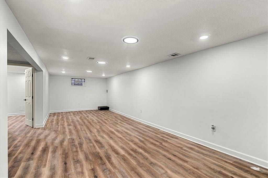 6215 Troup Avenue — photo 27