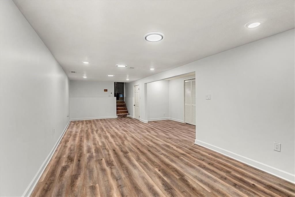 6215 Troup Avenue — photo 28