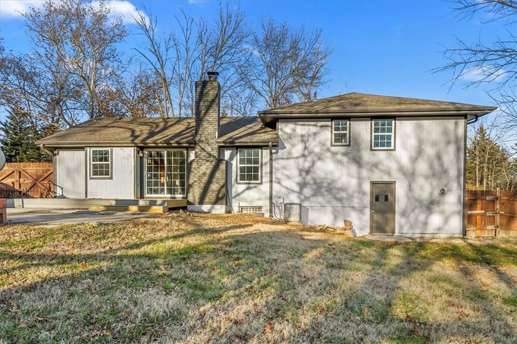 6215 Troup Avenue — photo 32