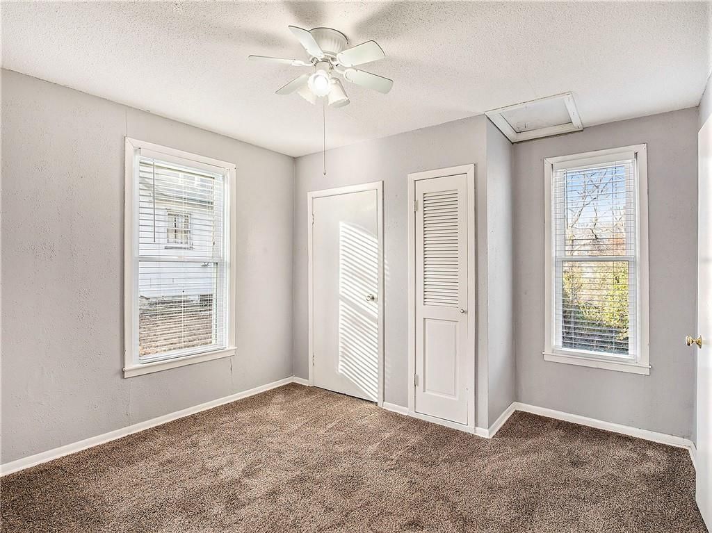 212 W Shrader Street — photo 11
