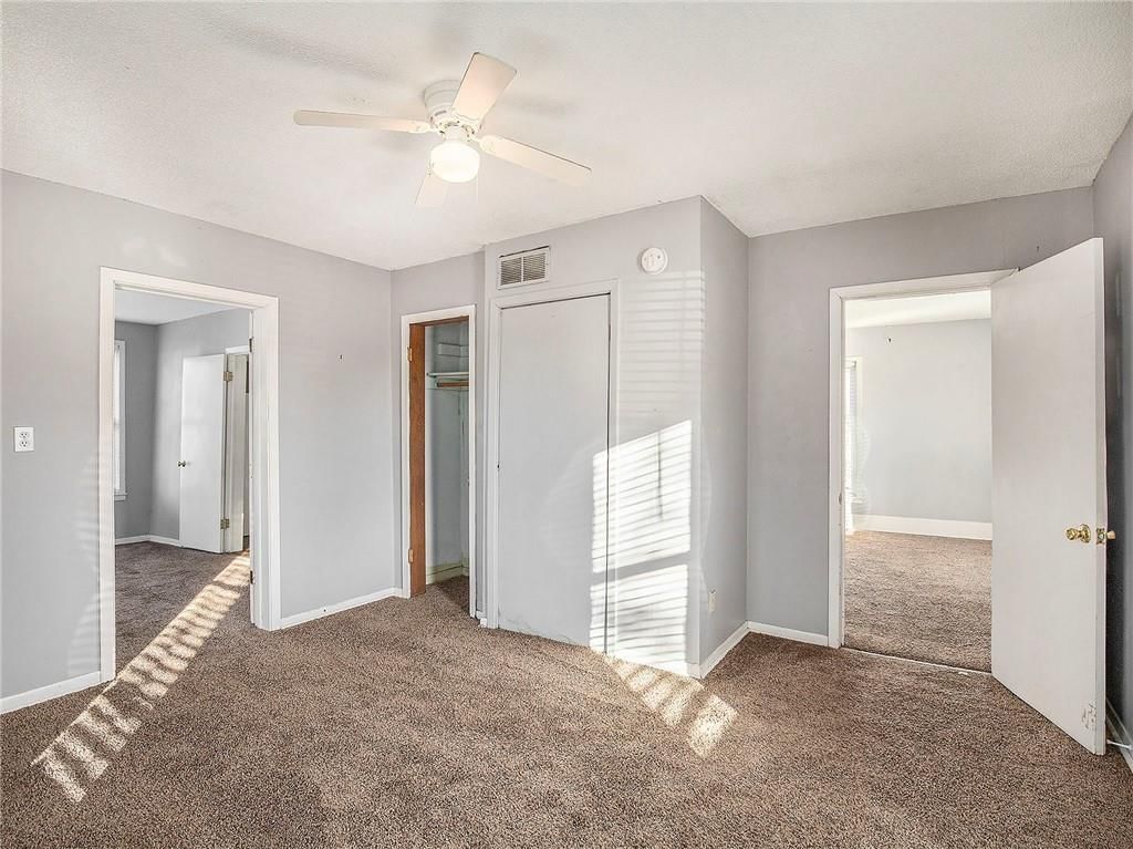 212 W Shrader Street — photo 14