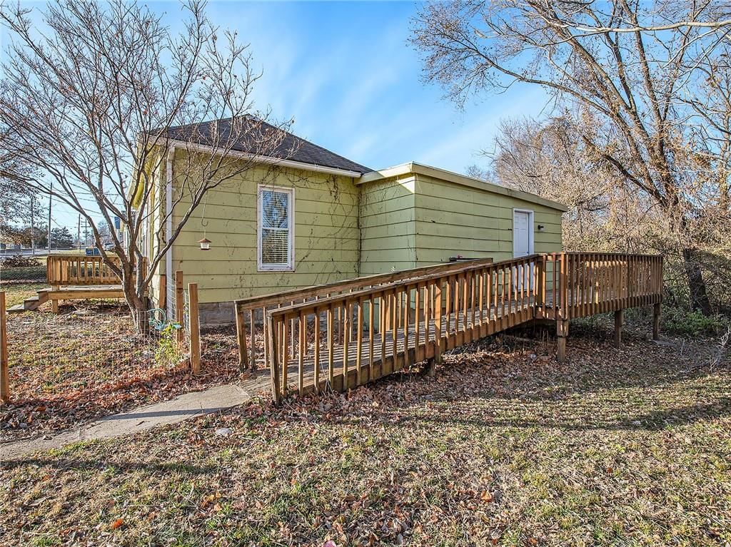 212 W Shrader Street — photo 18
