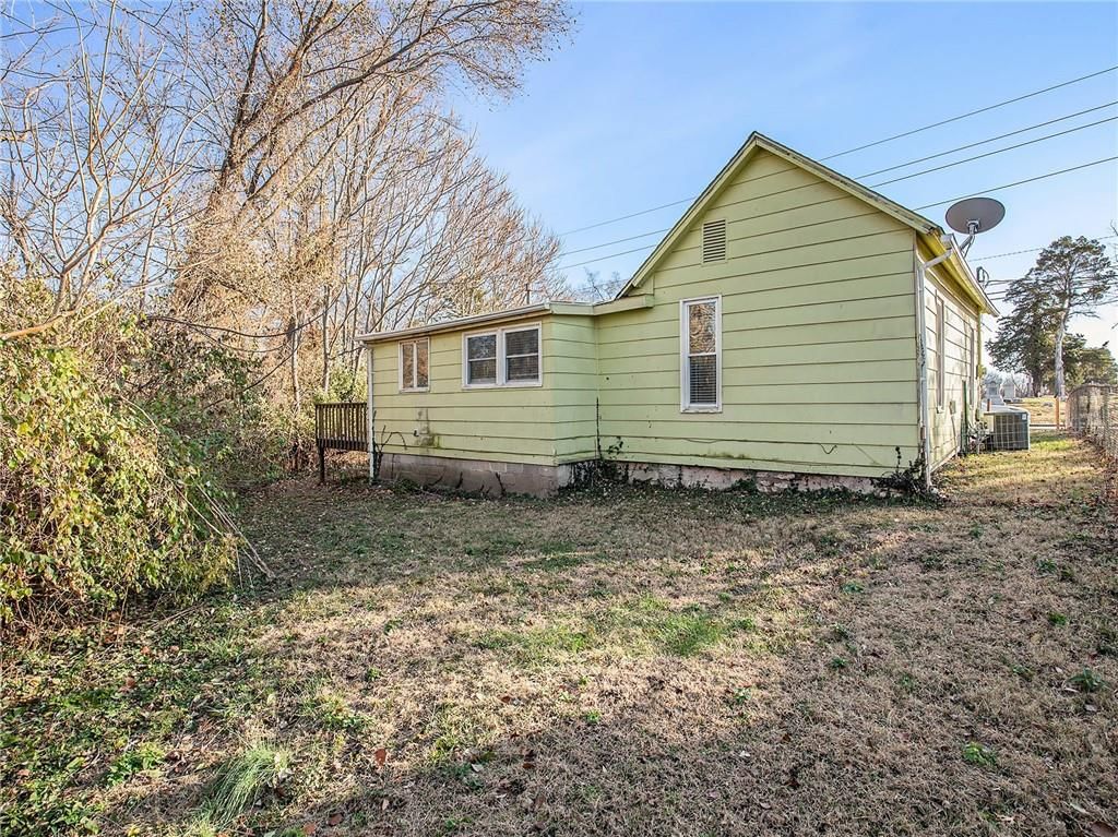212 W Shrader Street — photo 19