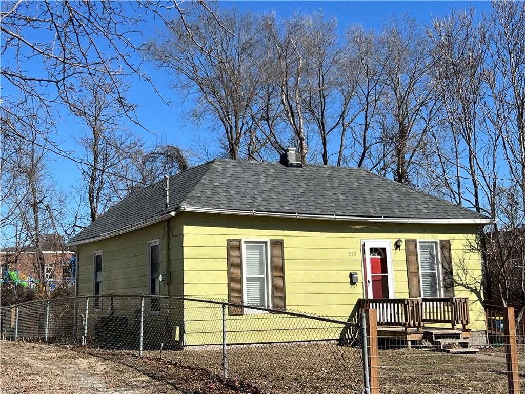 212 W Shrader Street — photo 20