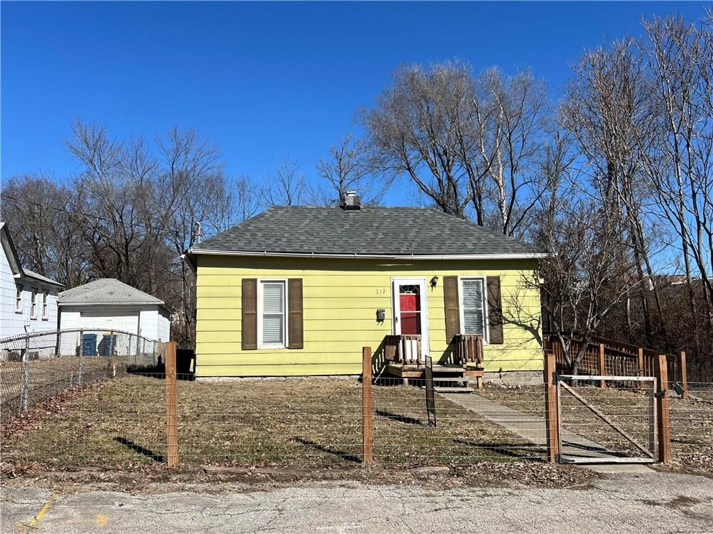 212 W Shrader Street — photo 21