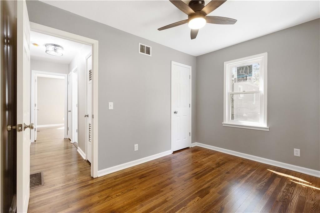 4110 Waverly Avenue — photo 8