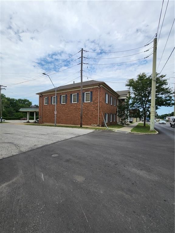 7530 Troost Avenue — photo 8