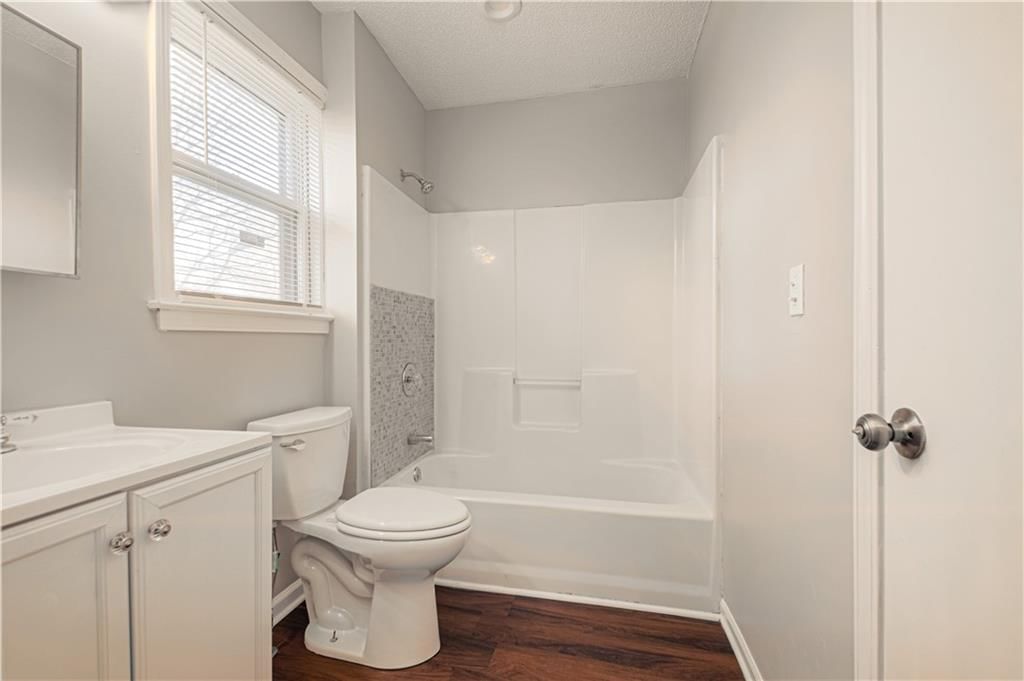 1933 N 14TH Street — photo 16