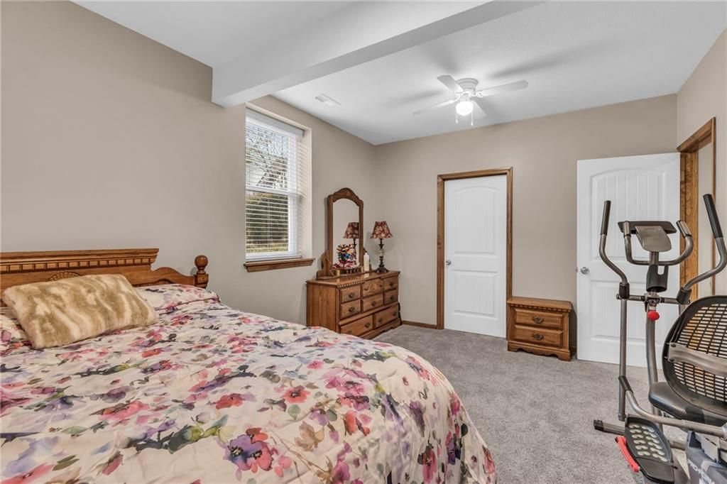 6940 N Denver Avenue — photo 30