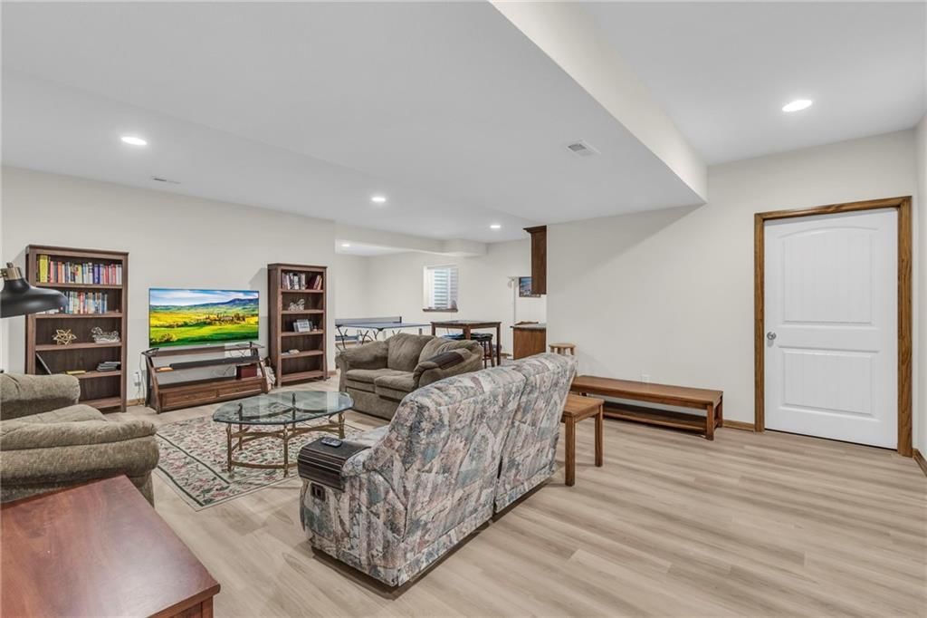 6940 N Denver Avenue — photo 33
