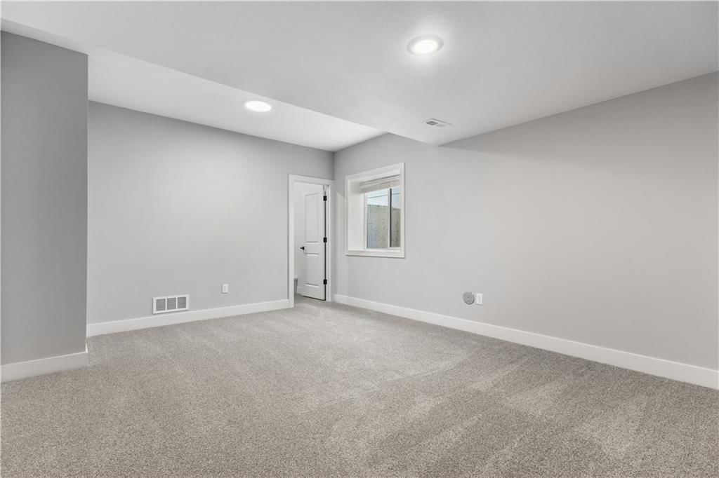 1149 SW Whitby Drive — photo 24