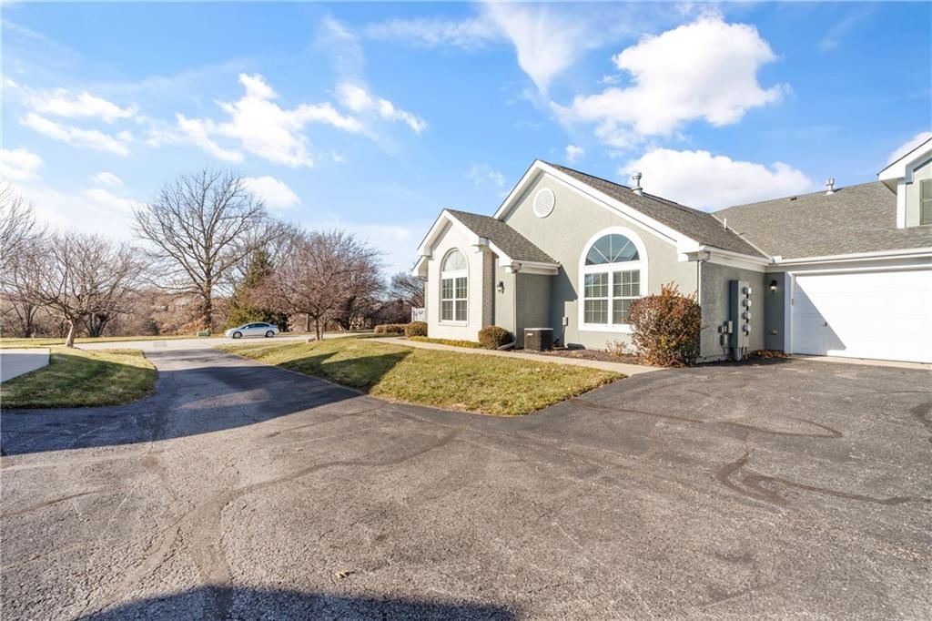 7107 Meadowsweet Lane — photo 2