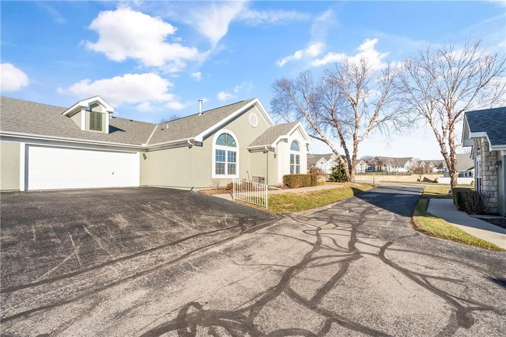 7107 Meadowsweet Lane — photo 29