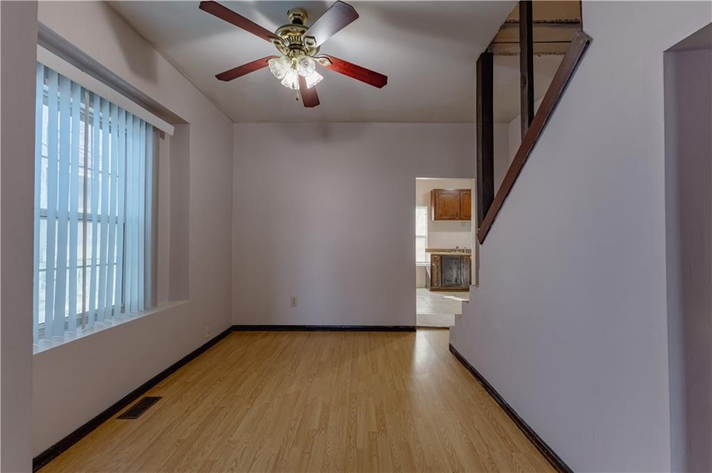 1505 Metropolitan Avenue — photo 8