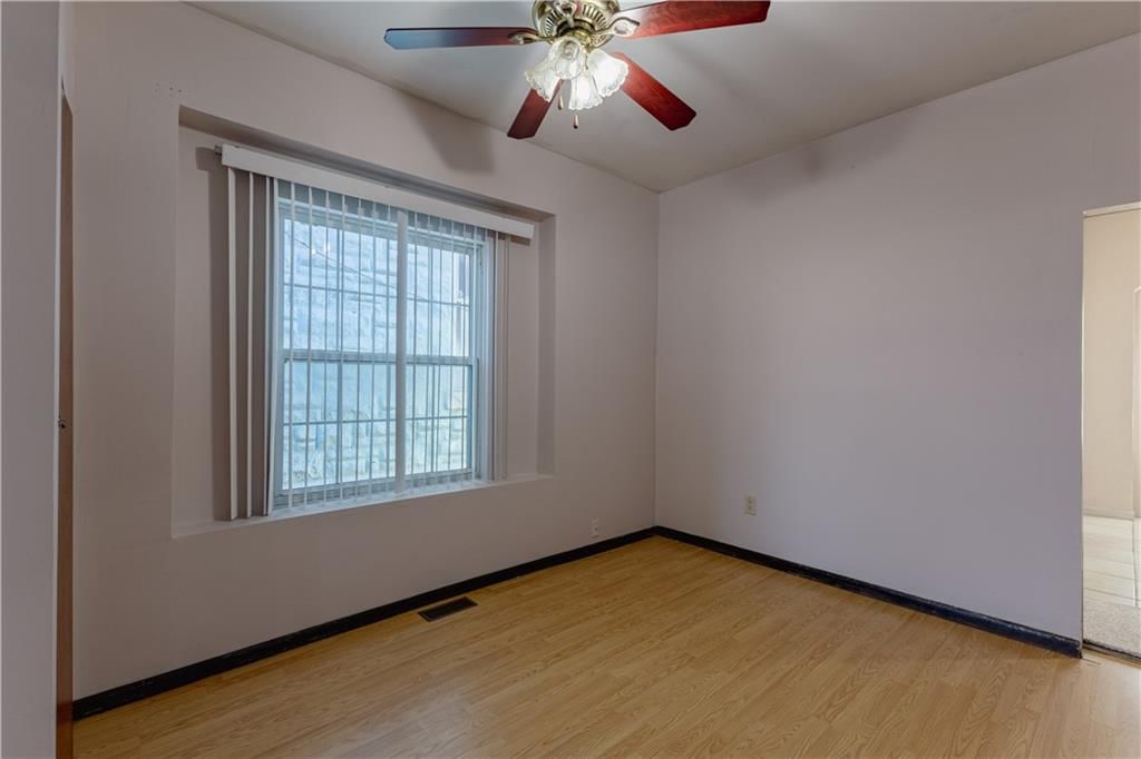 1505 Metropolitan Avenue — photo 11