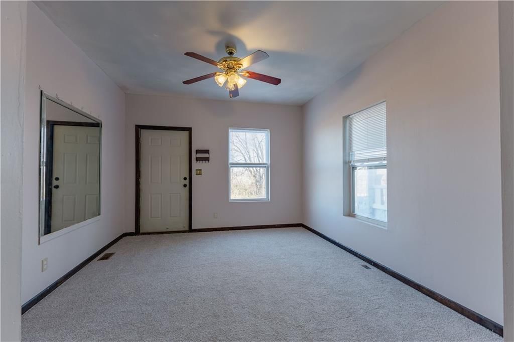 1505 Metropolitan Avenue — photo 18