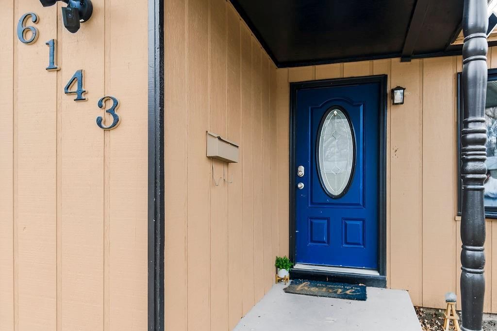6143 Longwood Avenue — photo 3