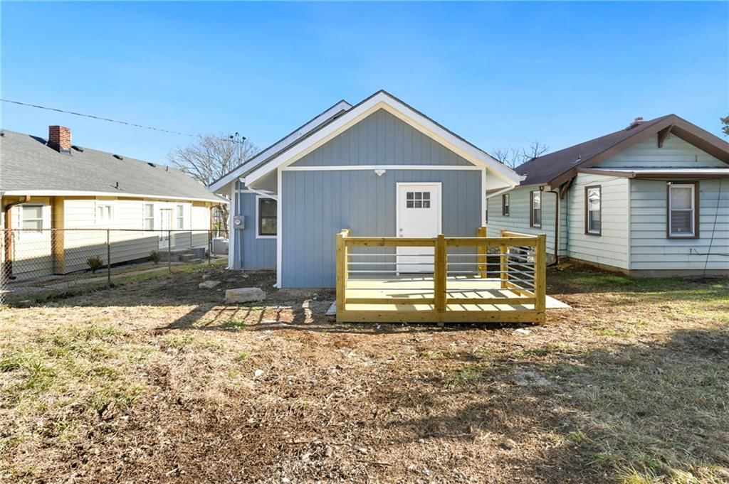 3914 Norton Avenue — photo 32