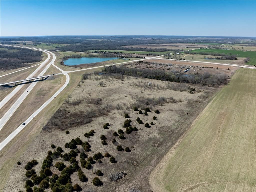21082 Ks-52 Highway — photo 3