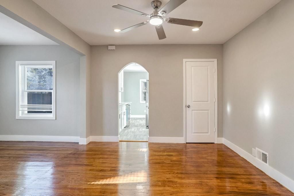 3640 N Grand Avenue — photo 8