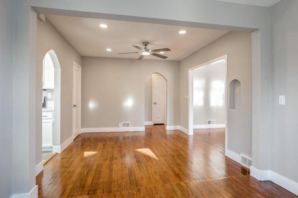 3640 N Grand Avenue — photo 13