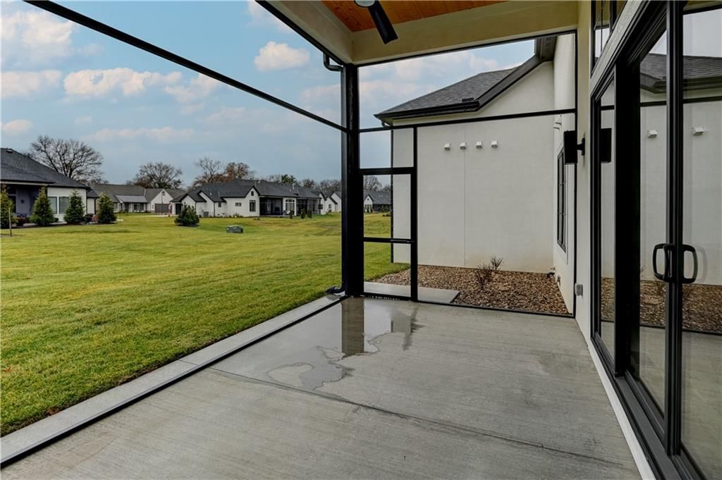 3903 W 84th Terrace — photo 11