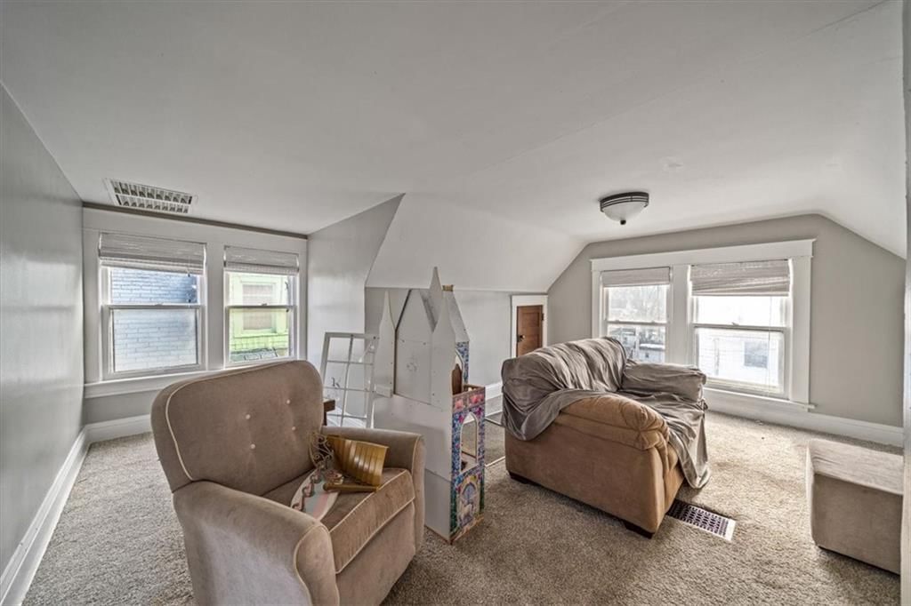 1225 W 40TH Street — photo 20