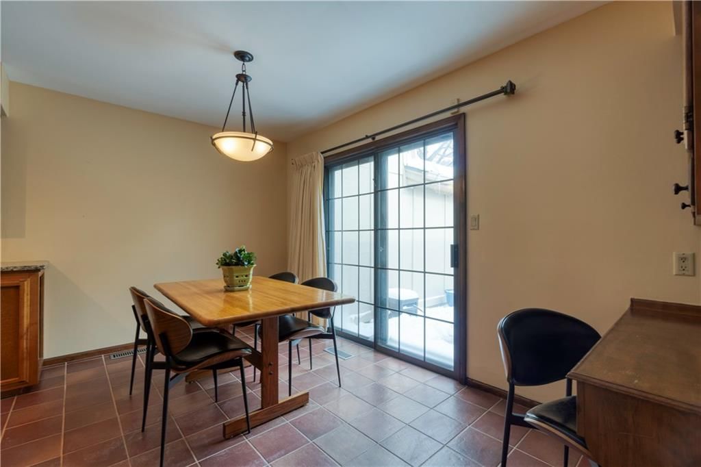 12884 Cambridge Circle — photo 6