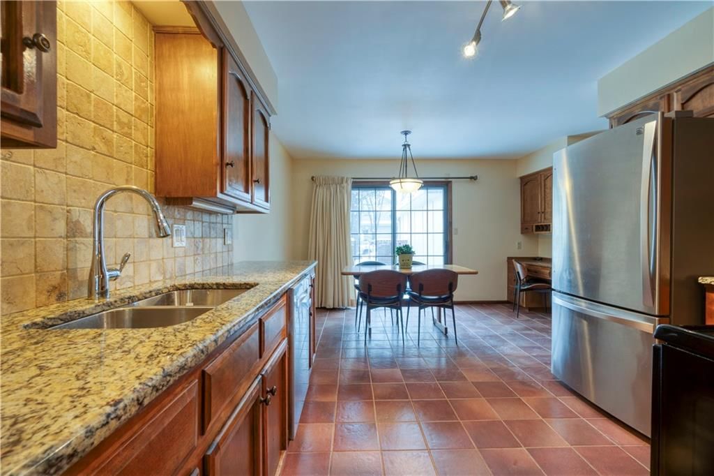 12884 Cambridge Circle — photo 11