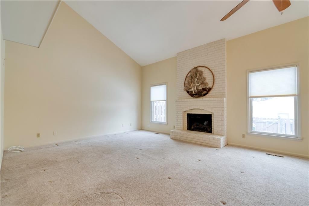 12884 Cambridge Circle — photo 16