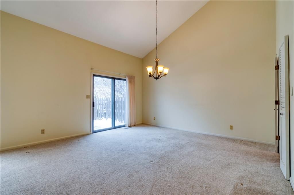12884 Cambridge Circle — photo 17