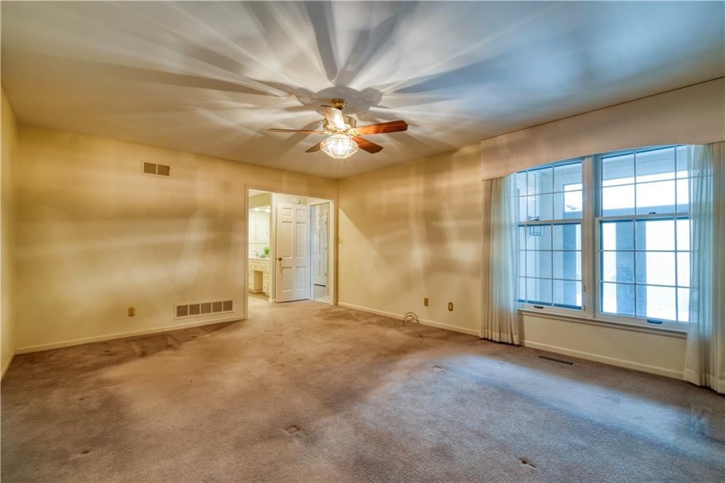 12884 Cambridge Circle — photo 19