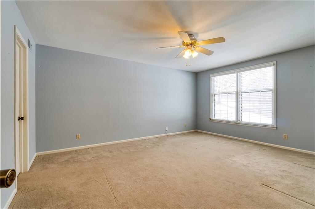 12884 Cambridge Circle — photo 26