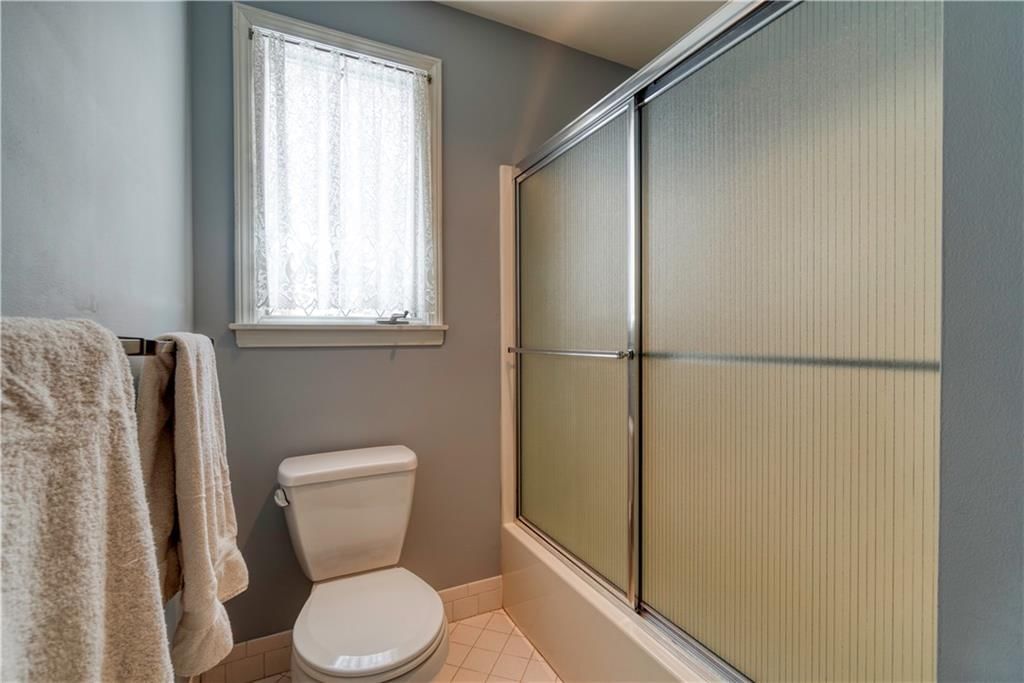 12884 Cambridge Circle — photo 29