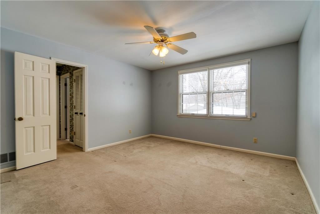 12884 Cambridge Circle — photo 30