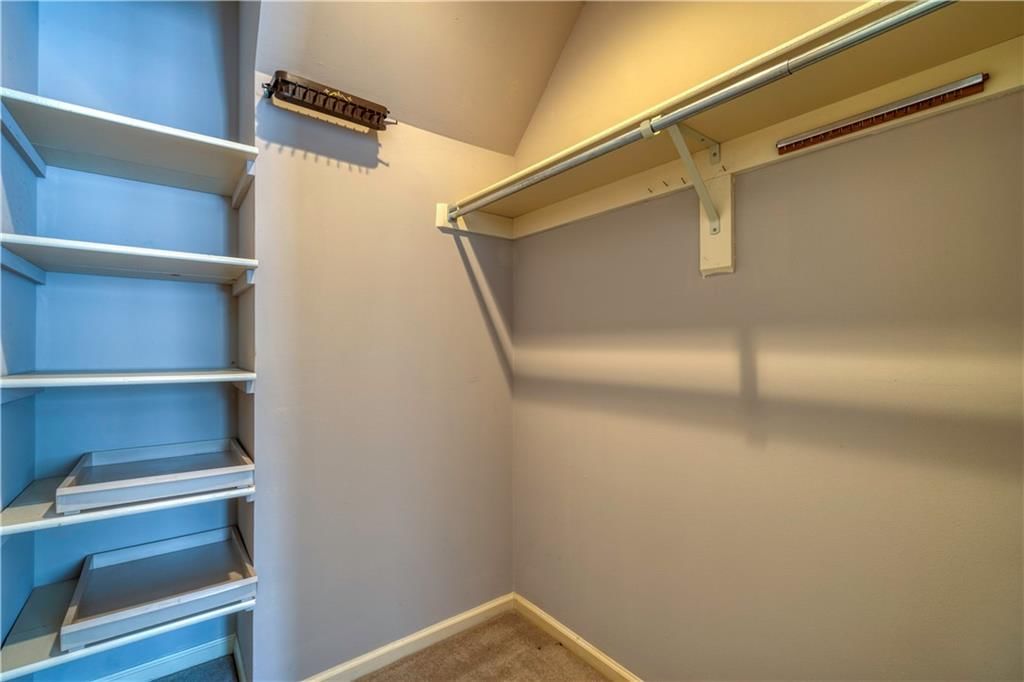 12884 Cambridge Circle — photo 31