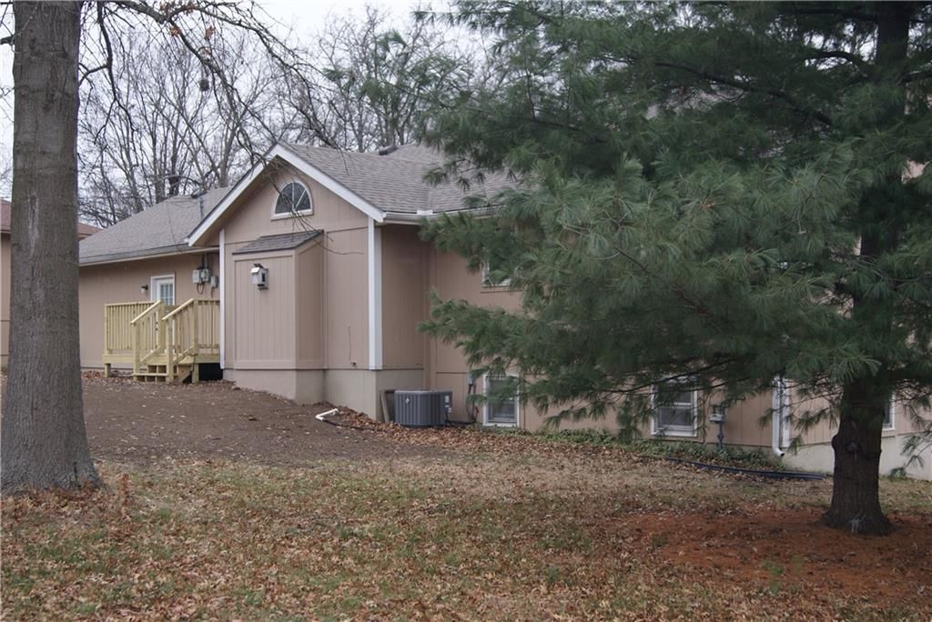 609 N Halsey Street — photo 3