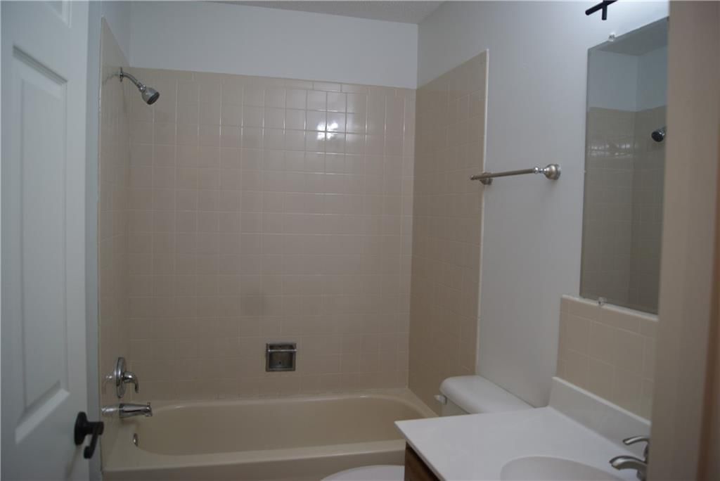 609 N Halsey Street — photo 8