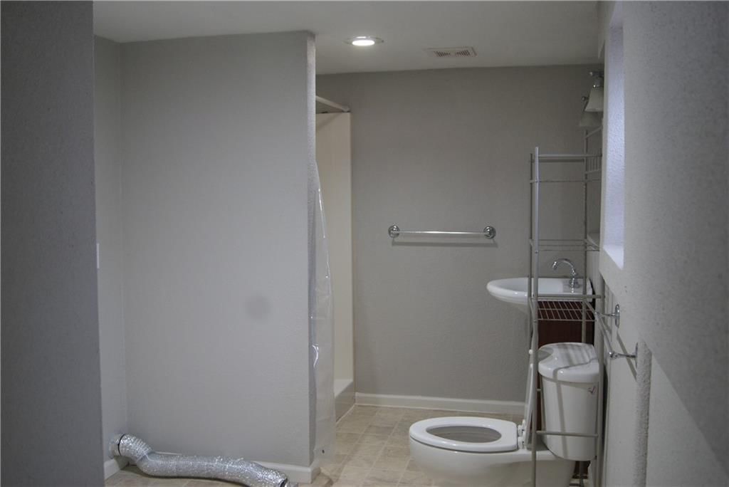 609 N Halsey Street — photo 14