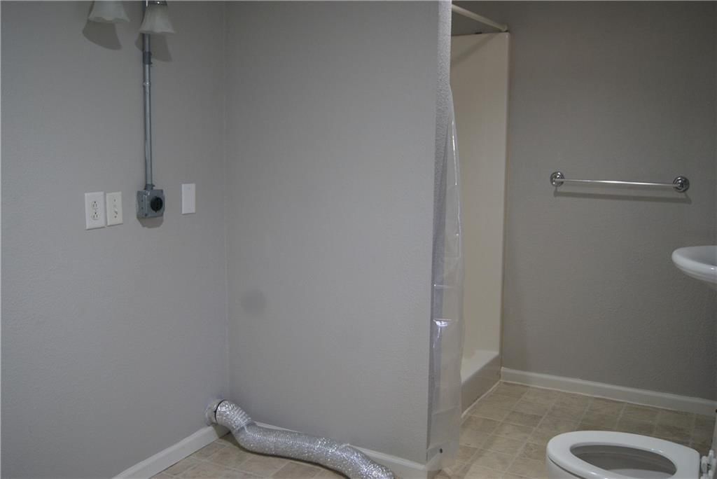 609 N Halsey Street — photo 15
