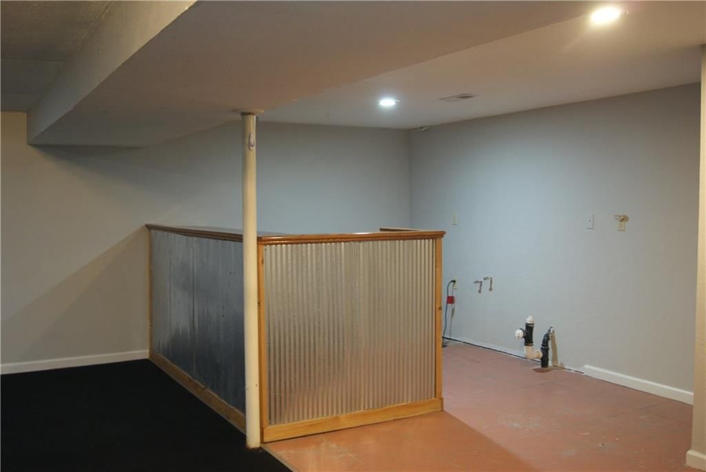 609 N Halsey Street — photo 16