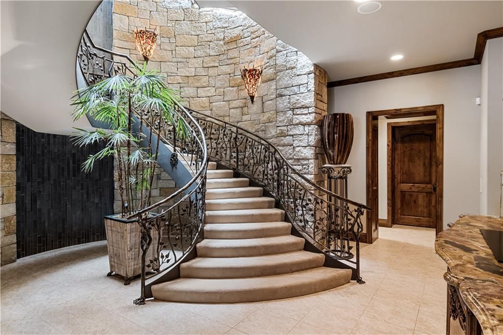 472 N Winnebago Drive — photo 29