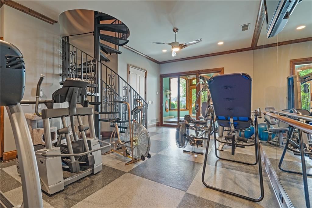 472 N Winnebago Drive — photo 35
