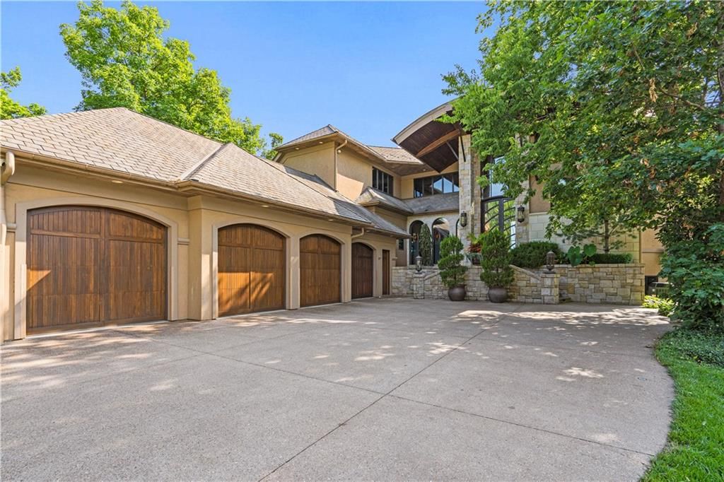 472 N Winnebago Drive — photo 55