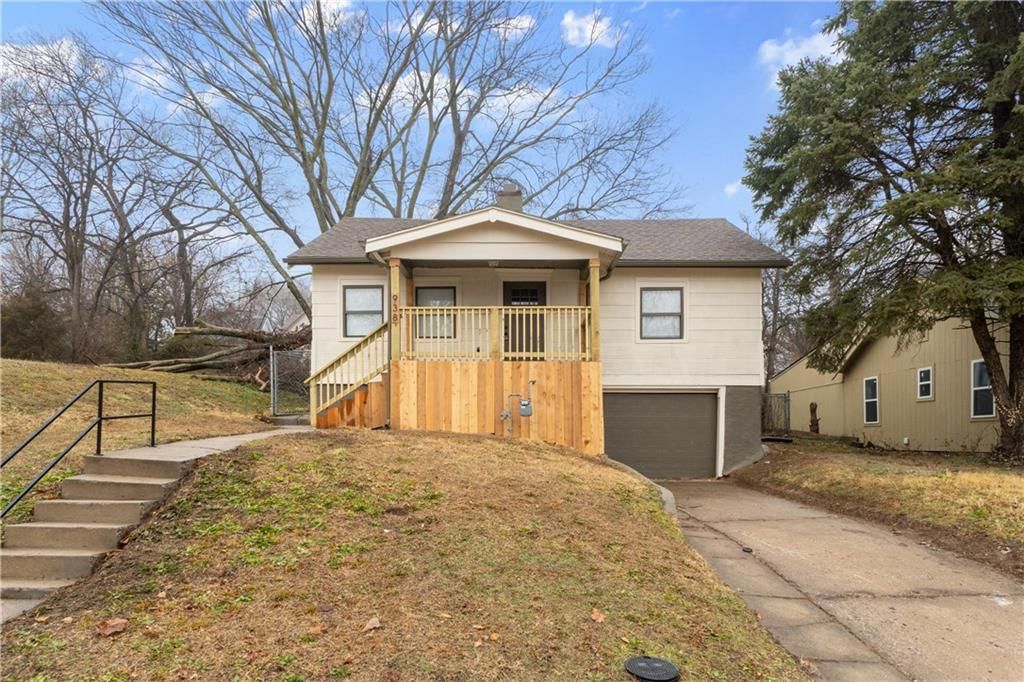 938 Waverly Avenue — photo 3
