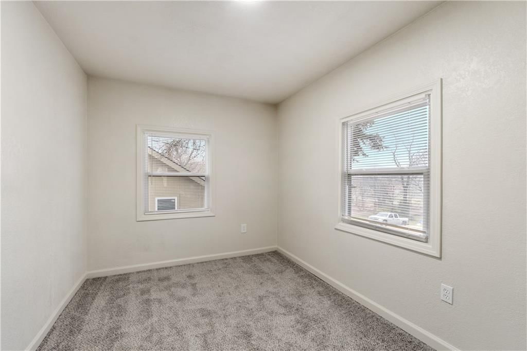 938 Waverly Avenue — photo 20