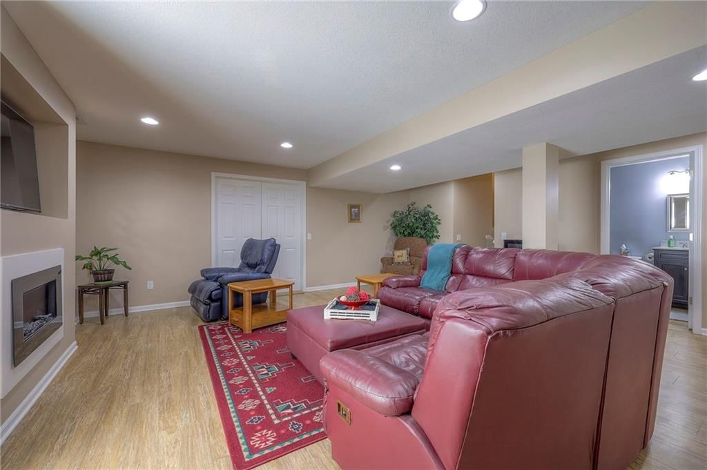 9209 N Holmes Court — photo 37