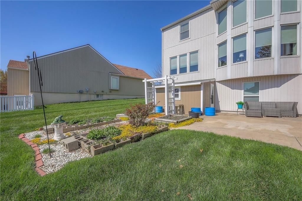 9209 N Holmes Court — photo 52