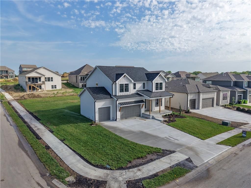 1712 SW Arbormist Drive — photo 2